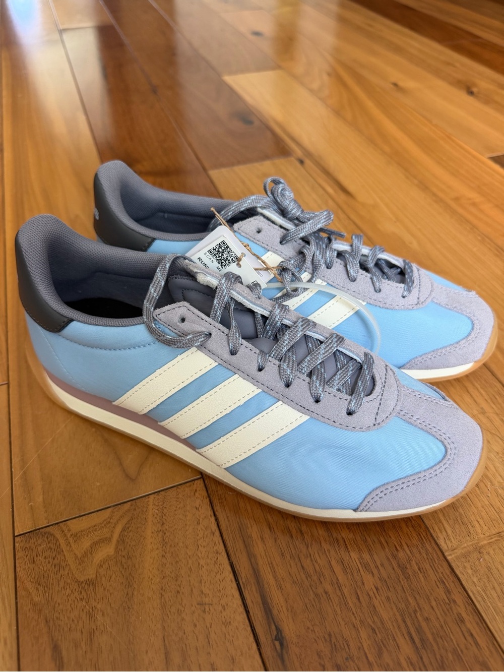 Adidas Runvista Sneakers Glow Blue White Gum Sole Women's Size 8.5 NWT